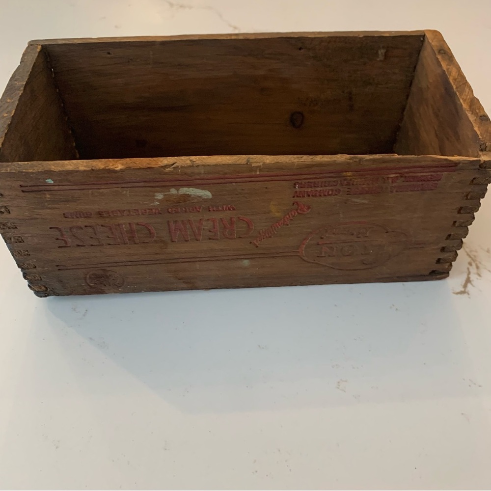 Vintage Lion Brand Pasteurized Chive Cream Cheese Wooden Box 3.5” x 3” x 7” NJ - Picture 10 of 10